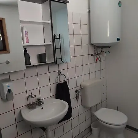 Kocsag Fahaz Alpehytte Abádszalók